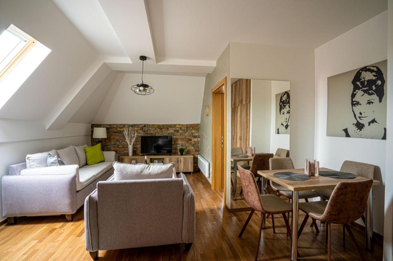Aparthotel Seasons 4*