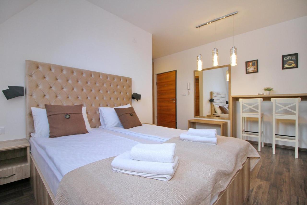 Aparthotel Seasons