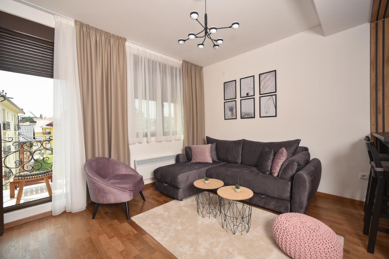 Aparthotel Seasons 4*