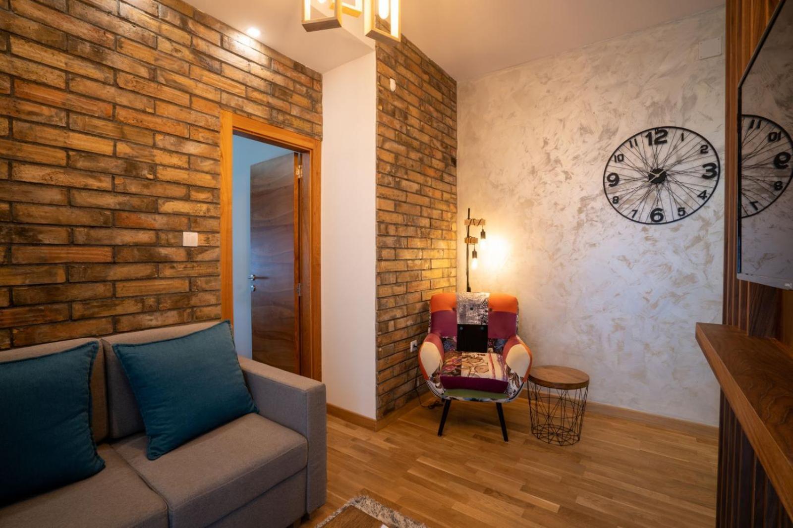 Seasons Aparthotel