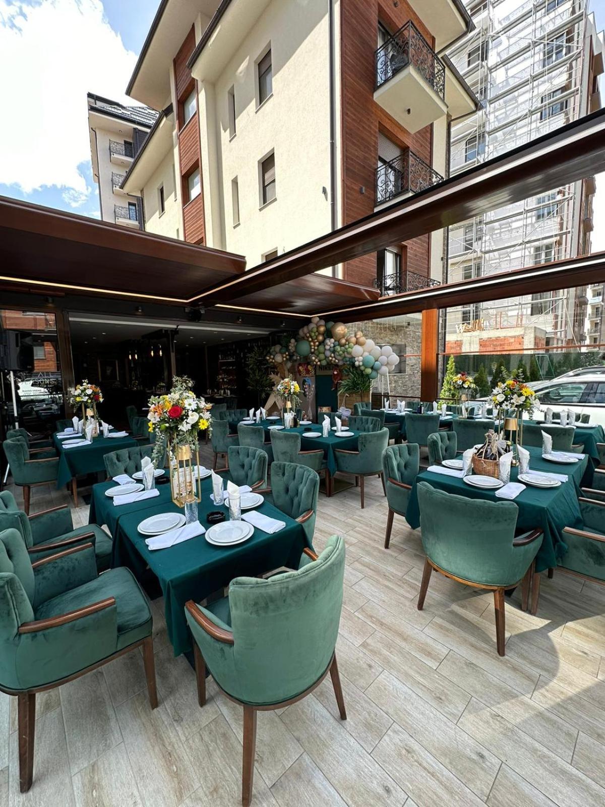 Aparthotel Seasons 4*