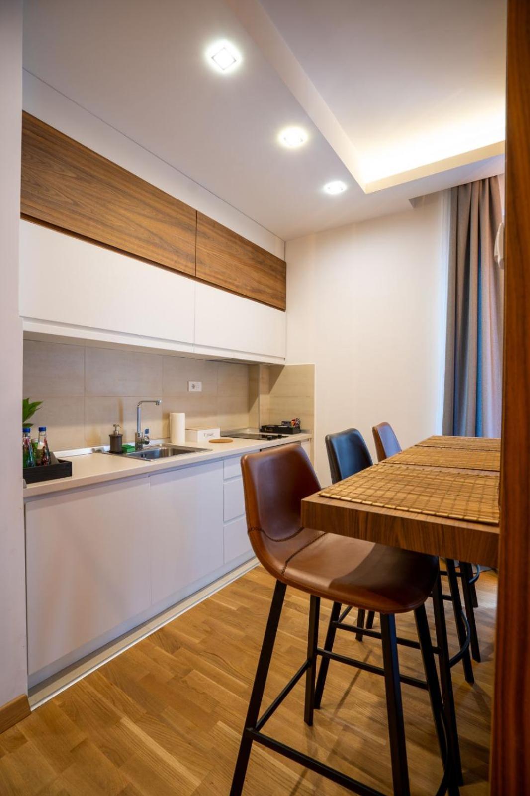Seasons Aparthotel